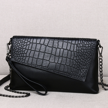 Kožna clutch torba s lancem – kamen uzorak, veliki kapacitet, envelope stil, unutarnji džepovi