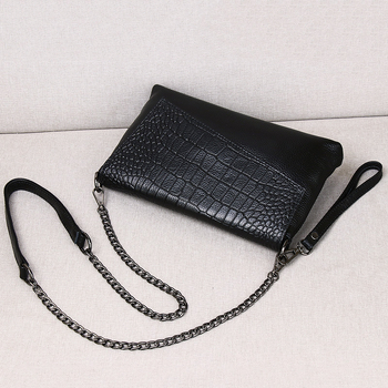 Kožna clutch torba s lancem – kamen uzorak, veliki kapacitet, envelope stil, unutarnji džepovi