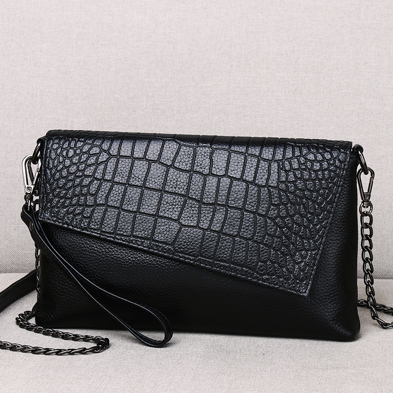 Kožna clutch torba s lancem – kamen uzorak, veliki kapacitet, envelope stil, unutarnji džepovi