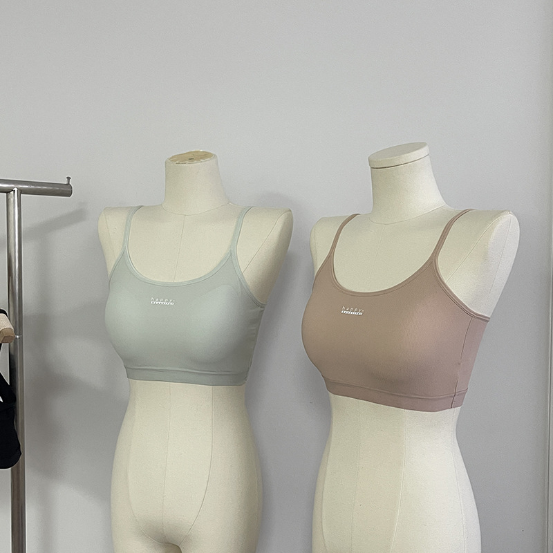 Tube top od ledenog svile s fiksnim tankim oblikovanim šalicama, prozračan, u stilu vest