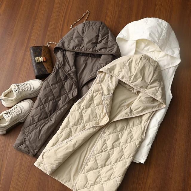 Γυναικείο quilted γιλέκο με κουκούλα, ελαφρύ και ζεστό, κανονική γραμμή, λαιμός polo, ύφασμα chenille, 90–95% ελαστάν