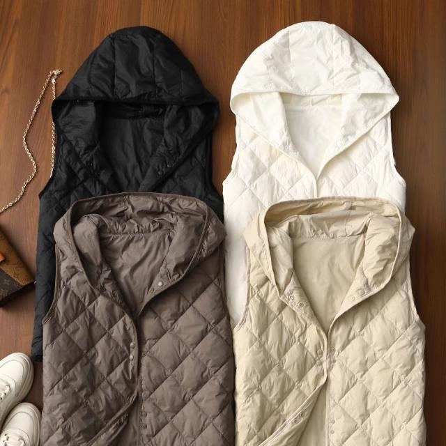 Γυναικείο quilted γιλέκο με κουκούλα, ελαφρύ και ζεστό, κανονική γραμμή, λαιμός polo, ύφασμα chenille, 90–95% ελαστάν