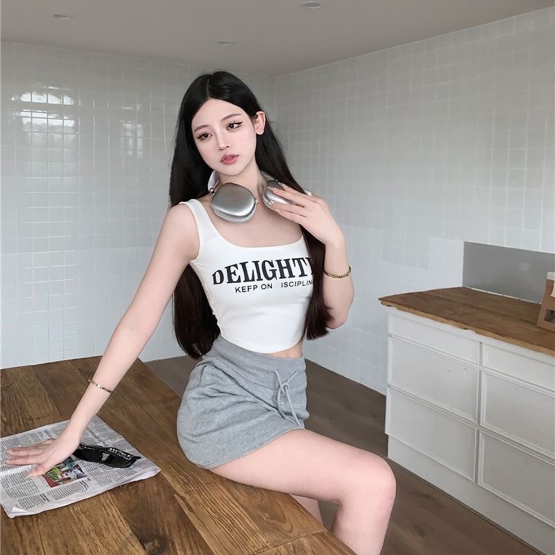 Top din bumbac 100% în stil vestă, cu umplutură pentru bust, cupe modelate, lungime talie