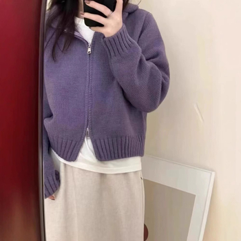 Cardigan tricotat din lână cu glugă pentru femei, croi lejer, fermoar frontal, lungime obișnuită (50–65 cm)