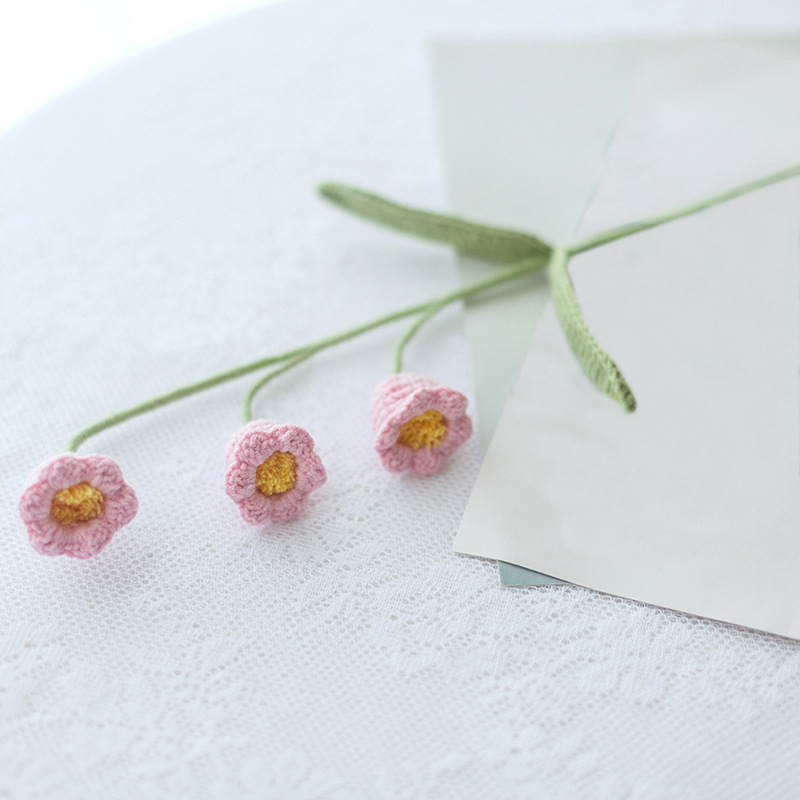 Horgolt gyapjú virág ruhákhoz és kiegészítőkhez; Lily of the Valley variáció; márka Sister rabbit; felhasználás: esküvő, fotórekvizit, otthoni dekoráció