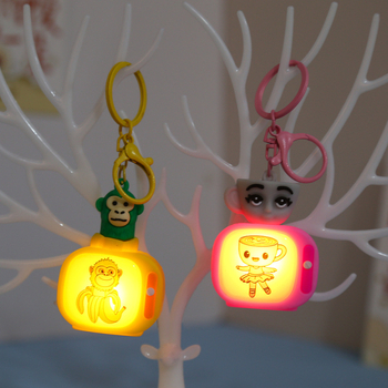 LED светещ ключодържател, карикатурен дизайн, мек PVC, индивидуално опакован
