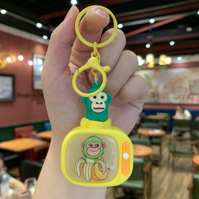 Ключодържател – светещ карикатурен дизайн, PVC материал, индивидуално опакован, готов за подарък за рождени дни, завършване, пътуване или преместване