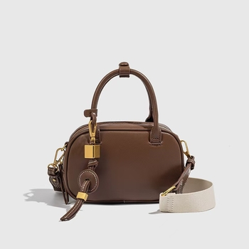 Bowling torba, PU materijal, crossbody stil, zatvaranje zipom, poliester podstava