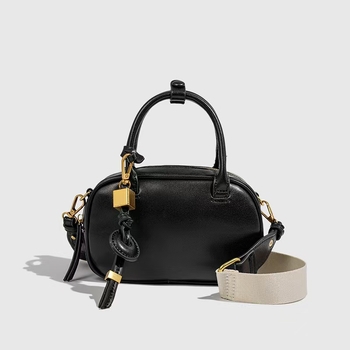 Bowling torba, PU materijal, crossbody stil, zatvaranje zipom, poliester podstava