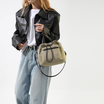 Ženska nylon torba tipa bucket, gradski minimalistički dizajn, oblik košare sa zatvaračem