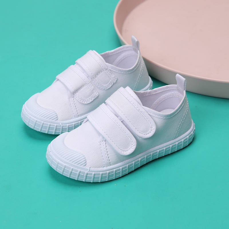 Gyerekek beltéri vászoncipő – alacsony felső rész, textil talpbetét, gumírozott talp.