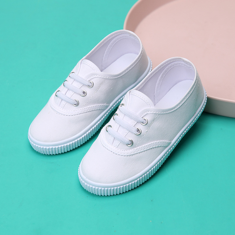 Gyerekek beltéri vászoncipő – alacsony felső rész, textil talpbetét, gumírozott talp.