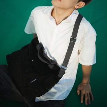 Чанта Tote от платно със стил малък квадрат, хоризонтална форма, магнитно закопчаване и открит джоб