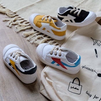 Gyerekeknek vászon Slip-On cipő, Koreai stílus, felső rész vászon, talp műanyag, belső EVA talp, zárás: rugalmas pánt