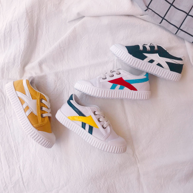 Gyerekeknek vászon Slip-On cipő, Koreai stílus, felső rész vászon, talp műanyag, belső EVA talp, zárás: rugalmas pánt