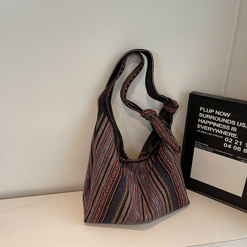 Tote torba, gradska jednostavnost (horizontalni kvadratni oblik, platno, zatvarač)