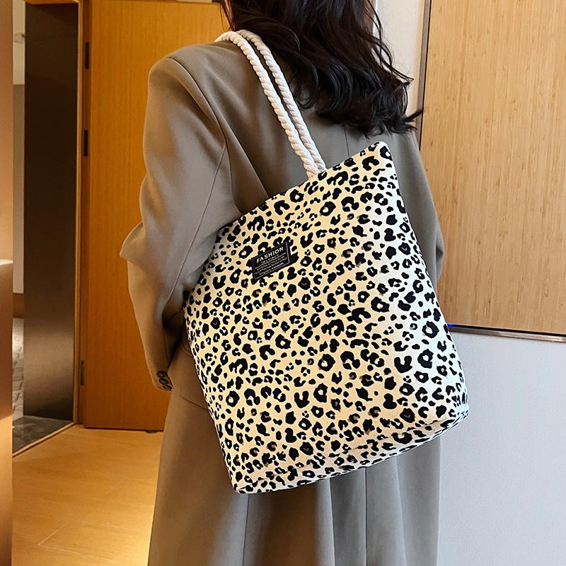 Platnena torba s leopard printom – ženska torba za rame u bucket stilu, uspravni kvadratni oblik, zatvarač, unutarnja džep sa zatvaračem (bucket stil, uspravni kvadratni oblik, zatvarač, unutarnja džep sa zatvaračem)