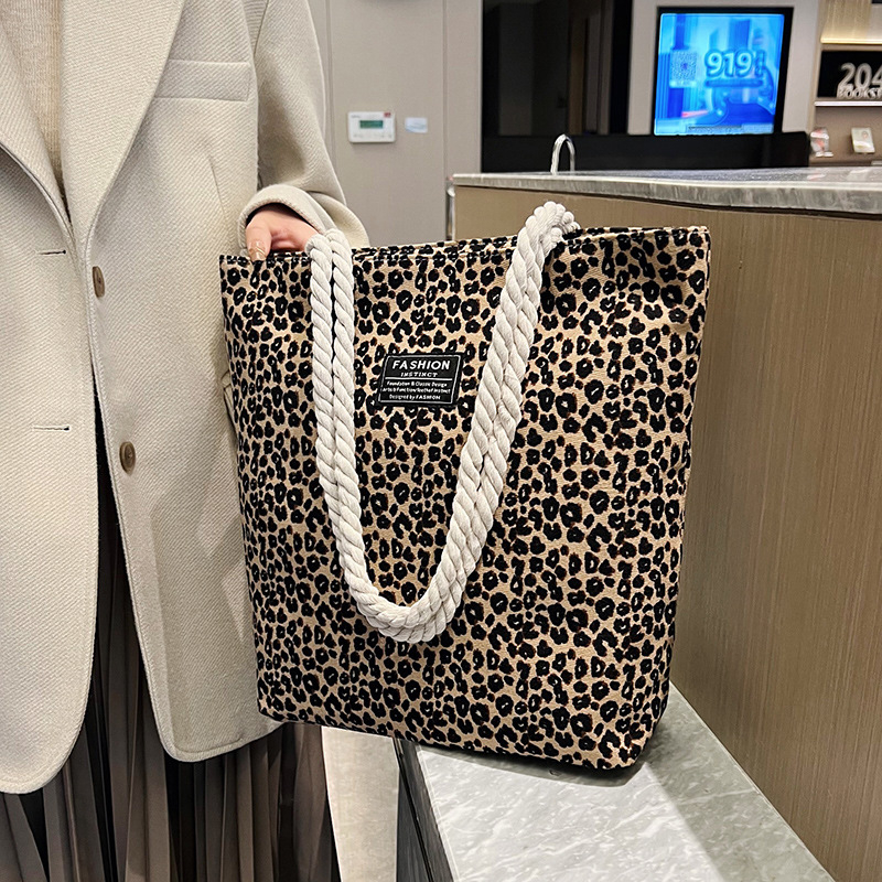 Platnena torba s leopard printom – ženska torba za rame u bucket stilu, uspravni kvadratni oblik, zatvarač, unutarnja džep sa zatvaračem (bucket stil, uspravni kvadratni oblik, zatvarač, unutarnja džep sa zatvaračem)