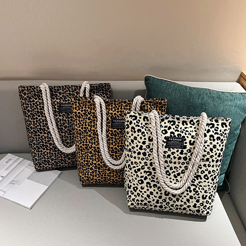 Platnena torba s leopard printom – ženska torba za rame u bucket stilu, uspravni kvadratni oblik, zatvarač, unutarnja džep sa zatvaračem (bucket stil, uspravni kvadratni oblik, zatvarač, unutarnja džep sa zatvaračem)