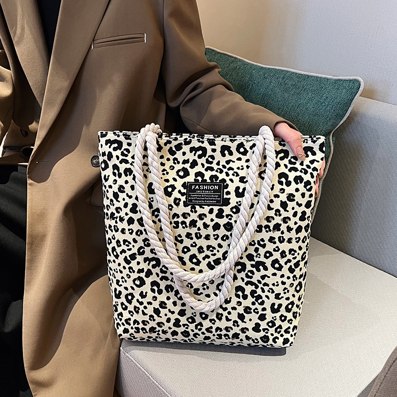 Platnena torba s leopard printom – ženska torba za rame u bucket stilu, uspravni kvadratni oblik, zatvarač, unutarnja džep sa zatvaračem (bucket stil, uspravni kvadratni oblik, zatvarač, unutarnja džep sa zatvaračem)