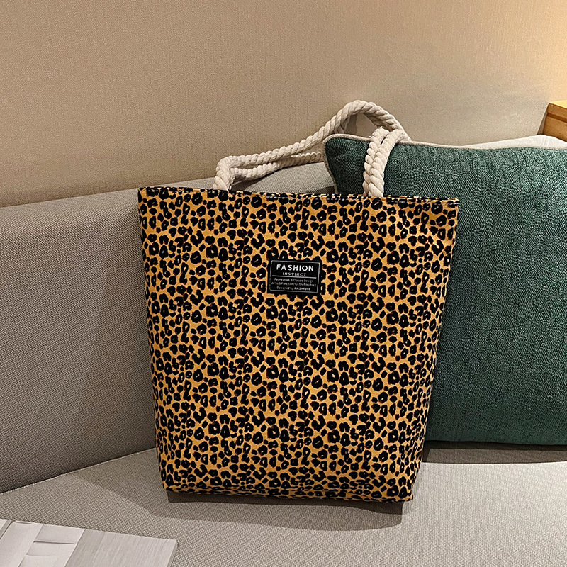 Platnena torba s leopard printom – ženska torba za rame u bucket stilu, uspravni kvadratni oblik, zatvarač, unutarnja džep sa zatvaračem (bucket stil, uspravni kvadratni oblik, zatvarač, unutarnja džep sa zatvaračem)