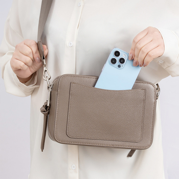 Ženska crossbody torbica od kože prvog sloja, prava koža, gradski minimalistički stil, vodoravni kvadratni oblik, zatvarač na zip