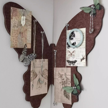 3D pillangó filc falpanel bejárathoz — dekoratív falidísz fotófal és TV-háttérhez (Anyag: poliészter rost; Funkciók: nedvességálló, molyok elleni, szennyeződés elleni, penészálló)