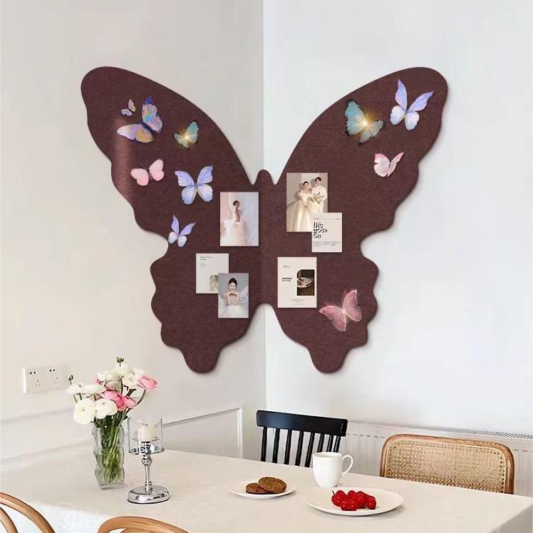 3D pillangó filc falpanel bejárathoz — dekoratív falidísz fotófal és TV-háttérhez (Anyag: poliészter rost; Funkciók: nedvességálló, molyok elleni, szennyeződés elleni, penészálló)