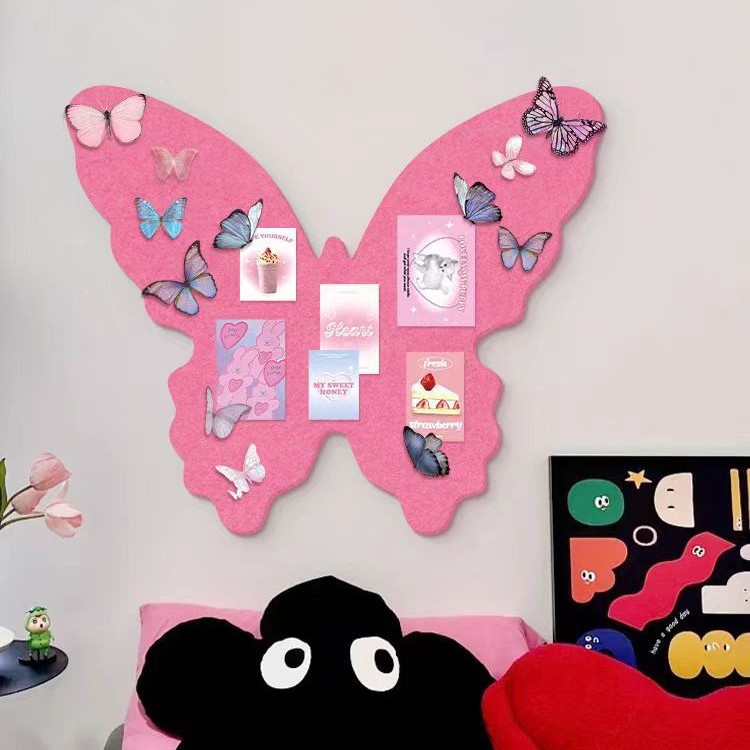 3D pillangó filc falpanel bejárathoz — dekoratív falidísz fotófal és TV-háttérhez (Anyag: poliészter rost; Funkciók: nedvességálló, molyok elleni, szennyeződés elleni, penészálló)