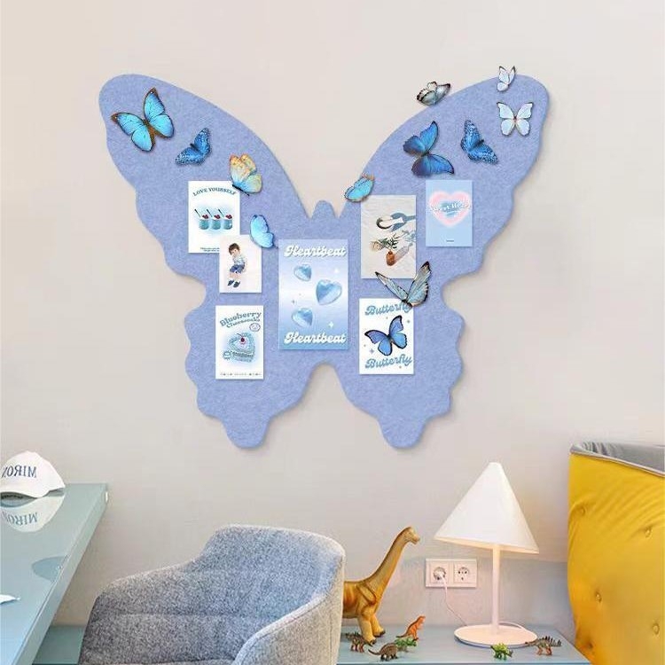 3D pillangó filc falpanel bejárathoz — dekoratív falidísz fotófal és TV-háttérhez (Anyag: poliészter rost; Funkciók: nedvességálló, molyok elleni, szennyeződés elleni, penészálló)