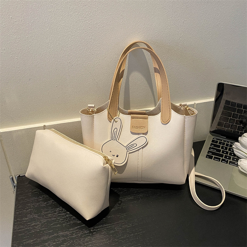 Ženska crossbody bucket torba - PU koža, gradski stil, vodoravni kvadratni oblik, magnetsko zatvaranje, džep za mobitel