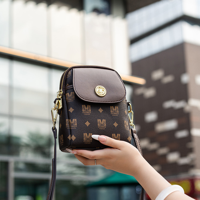 Crossbody torba, mekani PVC, ulični stil, vertikalni kvadratni oblik, otvaranje na zip