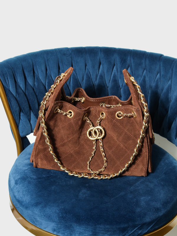 Dámska crossbody kabelka z pravej teľacej kože, diamantové prešívanie, tvar vedra, uzáver na šnúrku, reťazový popruh