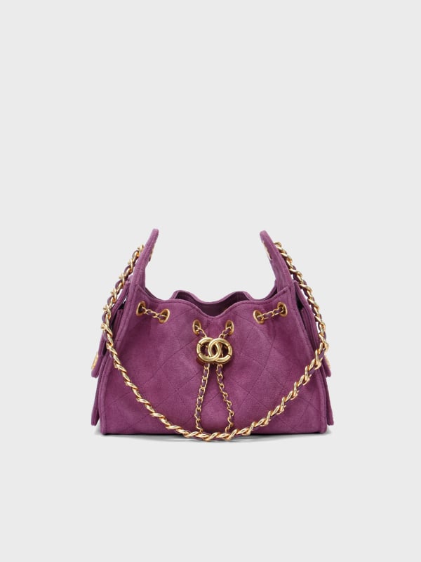 Dámska crossbody kabelka z pravej teľacej kože, diamantové prešívanie, tvar vedra, uzáver na šnúrku, reťazový popruh