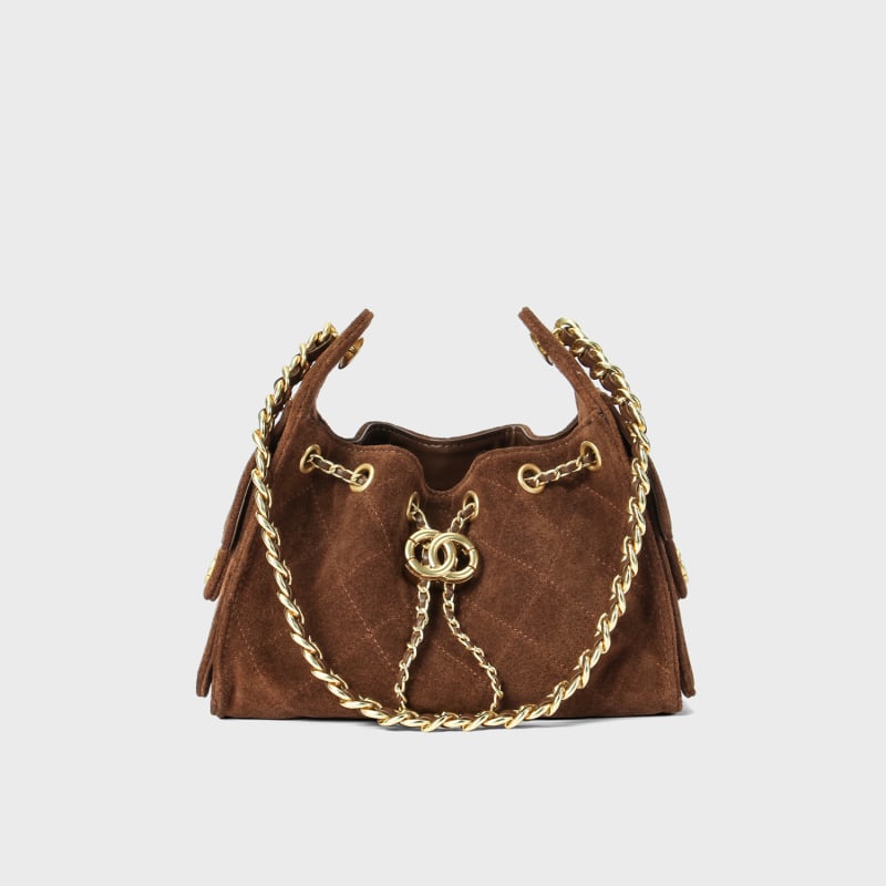 Dámska crossbody kabelka z pravej teľacej kože, diamantové prešívanie, tvar vedra, uzáver na šnúrku, reťazový popruh