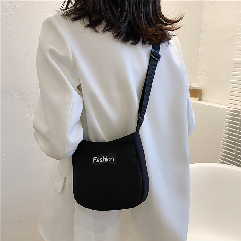 Yuhao Vertikalna Kvadratna Crossbody Torba, Oxford Tkanina, Zatvarač, Poliester Podstava, 3D Vanjski Dizajn
