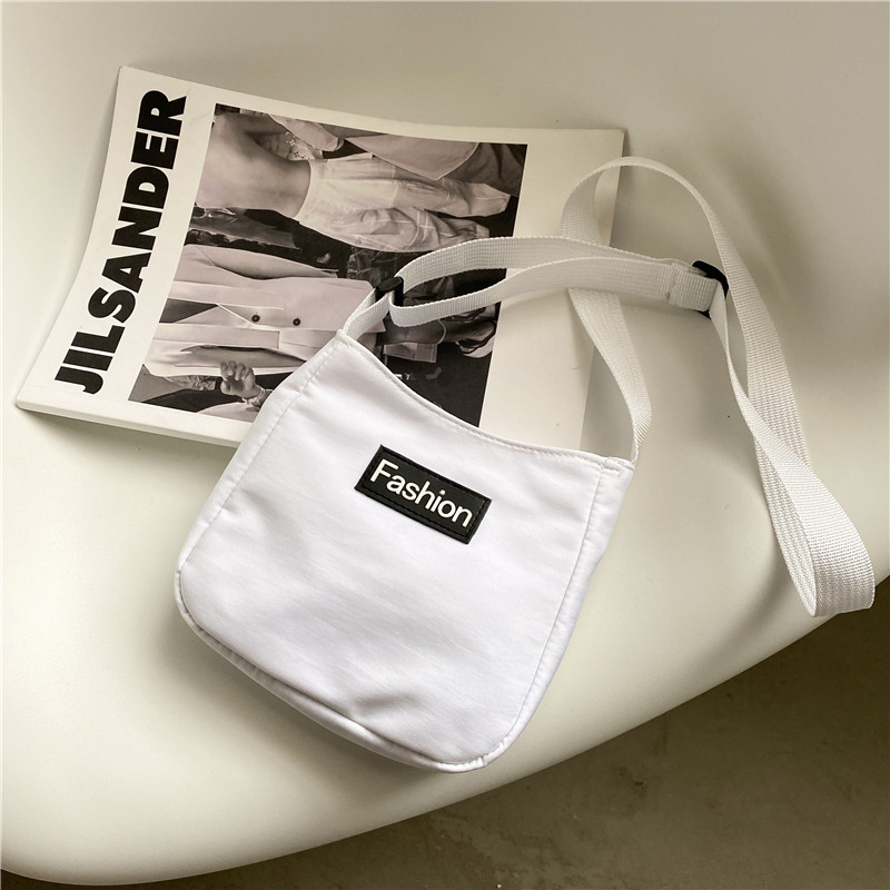 Yuhao Vertikalna Kvadratna Crossbody Torba, Oxford Tkanina, Zatvarač, Poliester Podstava, 3D Vanjski Dizajn