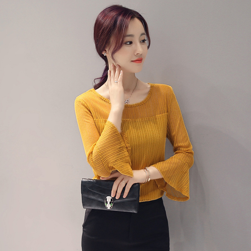 Top din dantelă cu mâneci clopot, guler înalt, mâneci 3/4, material modal, model abstract