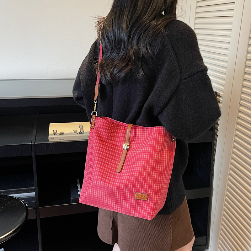 Geantă bucket – impermeabilă din Oxford, crossbody, capacitate mare, compartimente pentru documente și buzunar laminat cu fermoar