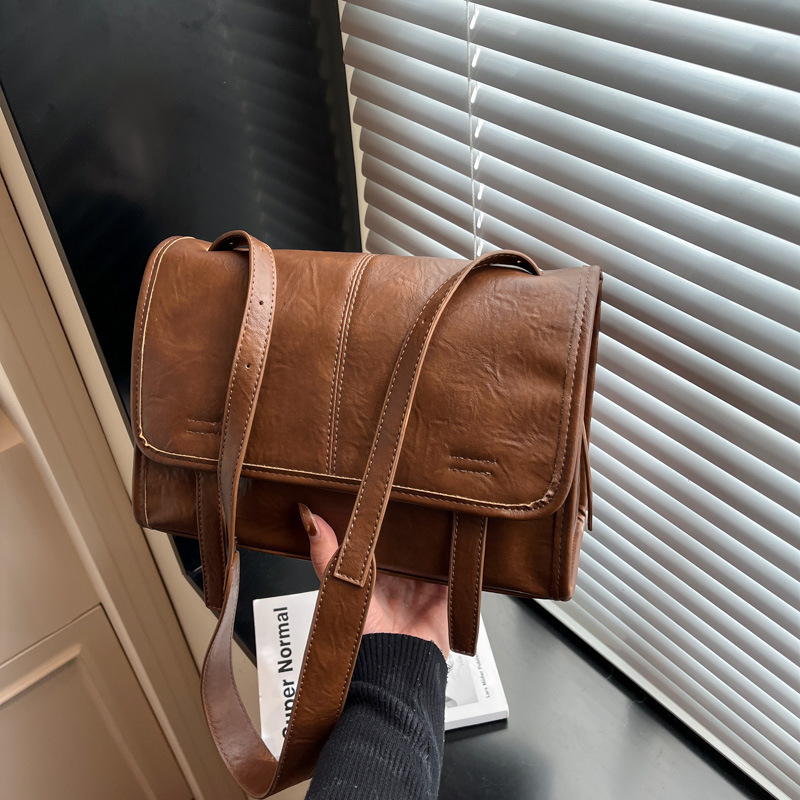 Korejskog stila PU kožna messenger torba, preko ramena, gradski minimalistički dizajn, horizontalan kvadratni oblik, džep sa zipom i džep za telefon