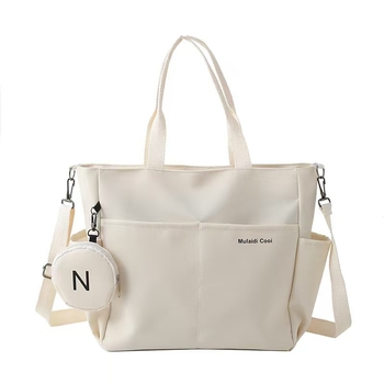 Crossbody torba od kanvas materijala Oxford, vertikalni pravokutni silueta, zatvaranje zipom, skrivene džepove sa zipom i džep za dokumente, podstava poliester