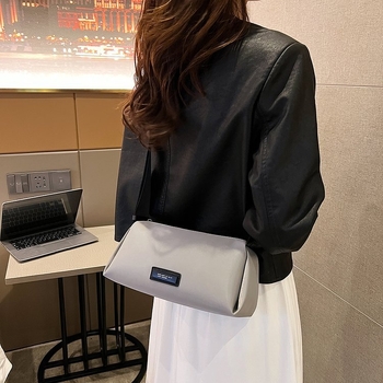Nylon Crossbody torba za žene, jednostruka ramena, zatvarač na zip, unutarnji džep na zip i džep za telefon, ljeto 2025
