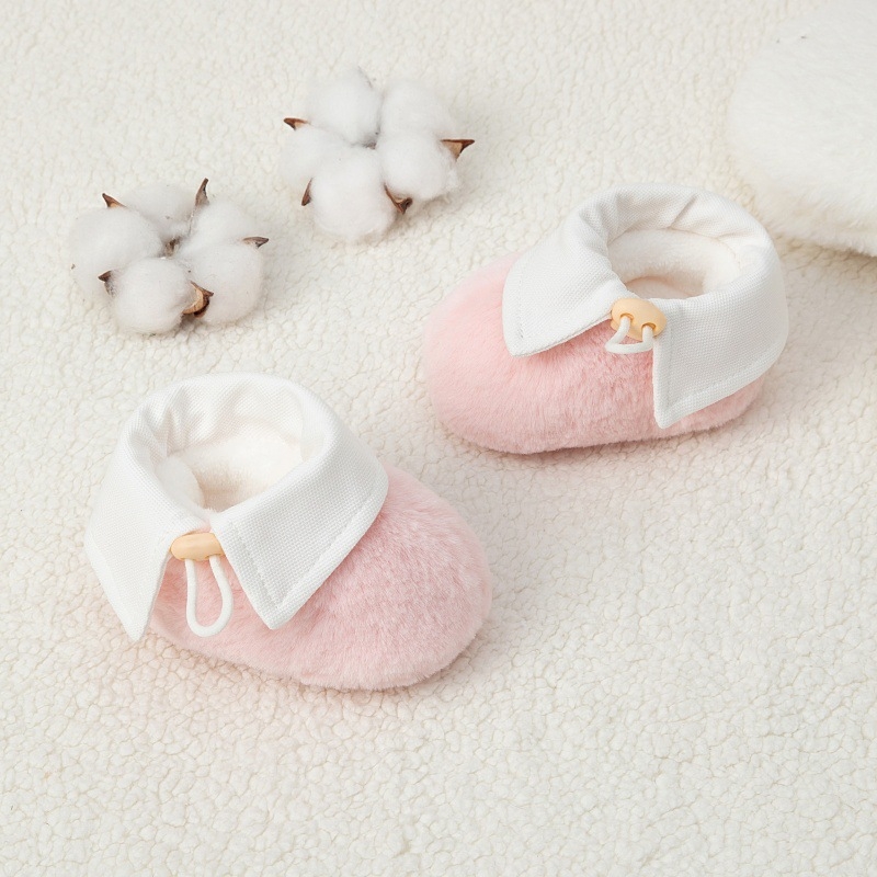 Téli bébi cipő puha talppal, uniszex, fleece bélés, csatos záródás, lélegző csúszásmentes talp, alacsony szár