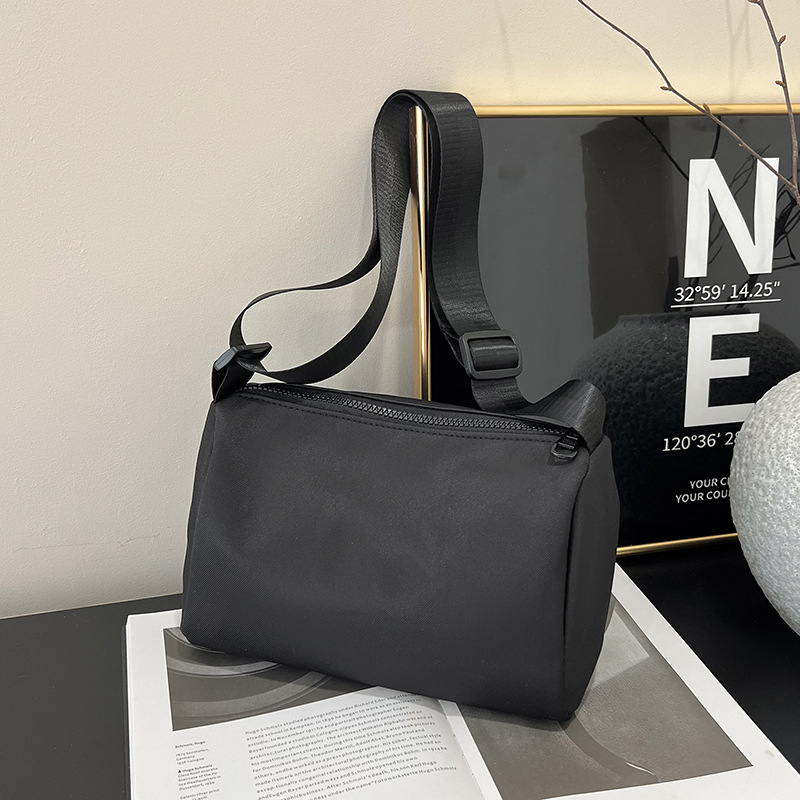 Sanaar Mala kvadratna crossbody torba, Oxford platno, horizontalni kvadratni oblik, zatvarač, unutarnja džep sa zatvaračem, poliester podstava