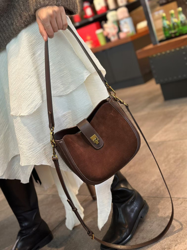 Ženska torba od prave kože, ulični stil, ovalni oblik, zatvarač na zip, koža prvog sloja