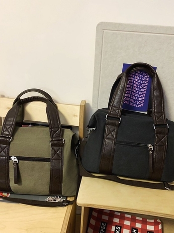Unisex crossbody torba, oprano platno, gradski street style, velika kapaciteta, zatvaranje na zip i skriveni džep na zip