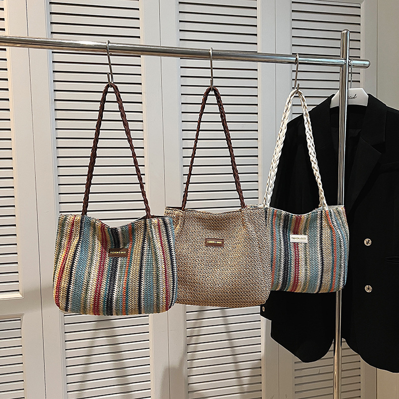 Женска торба от слама Tote – ежедневен градски стил, хоризонтална квадратна форма, цип за отваряне