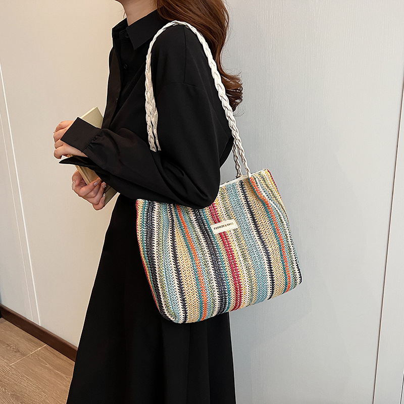 Женска торба от слама Tote – ежедневен градски стил, хоризонтална квадратна форма, цип за отваряне