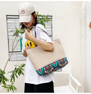 Geantă Tote, Stil Național Literar-Artistic, Material din paie, Formă orizontală pătrată, Închidere cu fermoar, Căptușeală din poliester, Două bretele