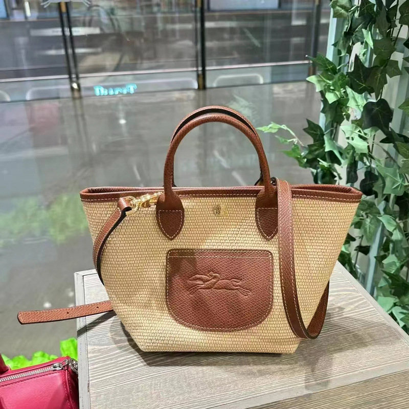 Geantă din paie pentru umăr, formă orizontală pătrată, închidere magnetică, buzunar pentru telefon și ID, căptușeală poliester — Primăvara 2025